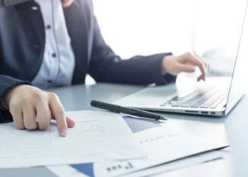 Azərbaycanda kredit götürən şəxslər işsiz qalmaqdan sığortalanacaq