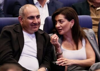 Paşinyan Anna Akopyandan “AYRILDI”: səbəb seçkilərdir