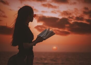 Həkim məsləhəti: Kitab oxumağın insan sağlamlığına FAYDALARI