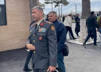 Mais Bərxudarovun yeni görüntüsü – Görün kimlərlə görüşdü-FOTO