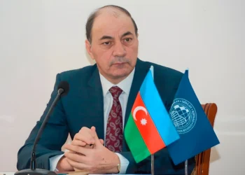 Əvəz Ələkbərov: “Ramiz Mehdiyev iki nazirdən çəkinirdi”