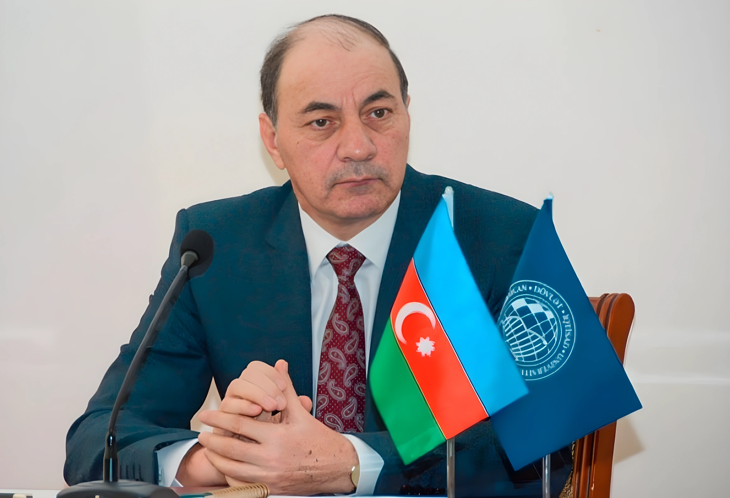 Əvəz Ələkbərov: “Ramiz Mehdiyev iki nazirdən çəkinirdi”