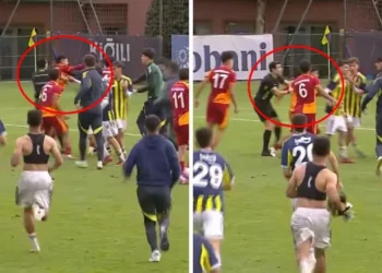 “Fənərbaxça” və “Qalatasaray” U-19 oyunçuları arasında dava – VİDEO