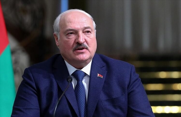 Lukaşenko: Belarus zavodlarını tamamilə köçürməyəcək