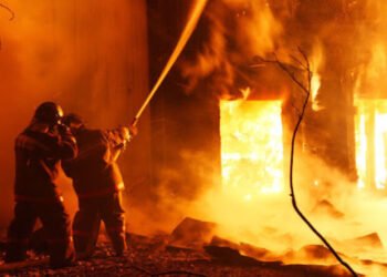 Dəhşətli yanğında ölənlərin ikisi uşaqdır