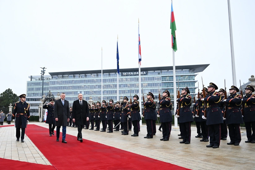 Bratislavada İlham Əliyevin rəsmi qarşılanma mərasimi oldu