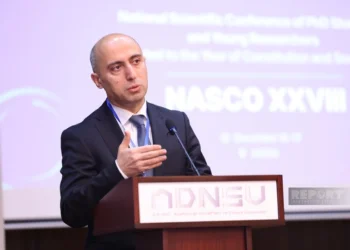 Emin Əmrullayev: Azərbaycanda ali təhsil müəssisələrinin büdcəsi tələbəyə bağlıdır