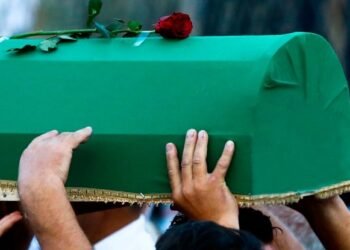 Azərbaycanda müəllim sinif otağında öldü – FOTO