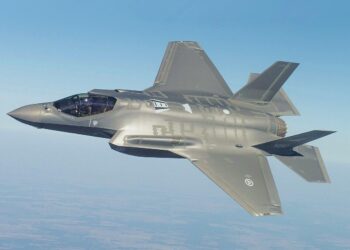 Lockheed Martin Aeronautics Photo by Kaszynski
FP150355 Reed   
Event: AM-01 Gov Flight 1    
Customer: Allie Reed Murray, F-35 Communications   
Location: Fort Worth, TX  
Pilot: Lt Col. Parzych     
Date: 10-15-2015    
Time: 1030    
Image Public Releaseable per Allie Reed Murray, F-35 Communications
