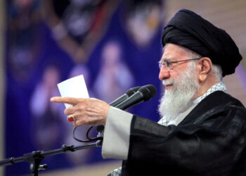 FILE PHOTO: Iranian Supreme Leader Ayatollah Ali Khamenei speaks during a meeting in Tehran, Iran, May 20, 2025. Office of the Iranian Supreme Leader/WANA (West Asia News Agency)/Handout via REUTERS ATTENTION EDITORS - THIS PICTURE WAS PROVIDED BY A THIRD PARTY/File Photo