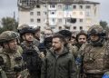 Ukrayna Devlet Başkanı Volodimir Zelenskiy, Rus güçlerinden geri alınan Harkiv bölgesine bağlı İzyum şehrine geldi. Şehre gelen Zelenskiy, İzyum Şehir Konseyi binası önünde Ukrayna bayrağının göndere çekilme törenine katıldı.
  ( Metin Aktaş - Anadolu Ajansı )