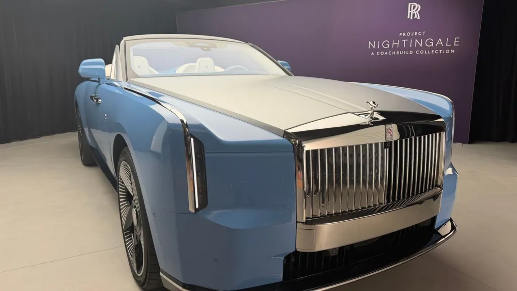 Rolls-Royce yeni iki nəfərlik elektrik avtomobilini TƏQDİM ETDİ – FOTO