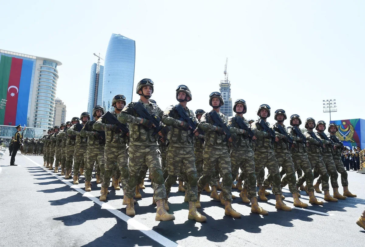 Bir qrup hərbi qulluqçu təltif edildi – SƏRƏNCAM
