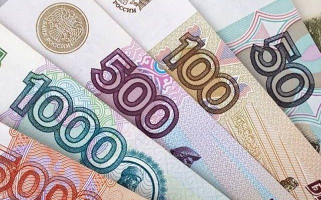 Rusiyadan Azərbaycana nağd pul gətirilməsinə limit qoyuldu