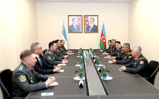Azərbaycan və Özbəkistan arasında hərbi əməkdaşlıq planı imzalandı