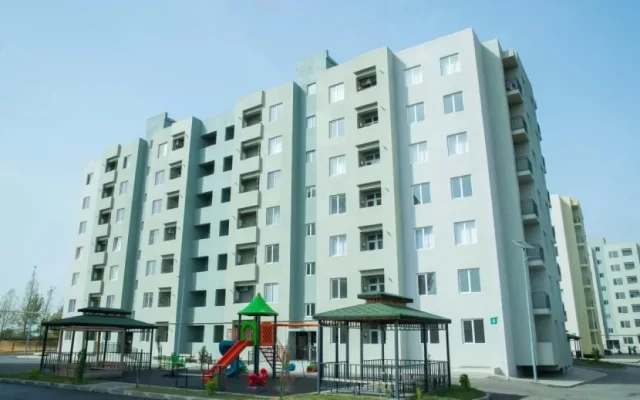 Vətən müharibəsindən sonra şəhid ailələrinə və qazilərə neçə mənzil verilib?