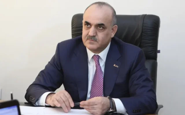Səlim Müslümov müəllimliyə başladı