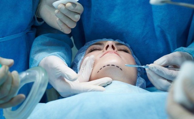Azərbaycanda ən çox edilən estetik əməliyyatlar açıqlandı