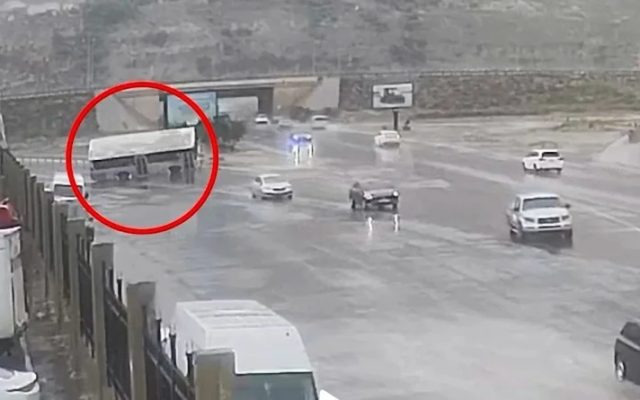 Bakıda avtobusun aşmasının anbaan görüntüləri – VİDEO