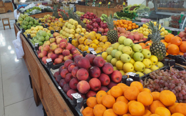 1 manatlıq alma marketlərdə niyə 3 manata satılır?..
