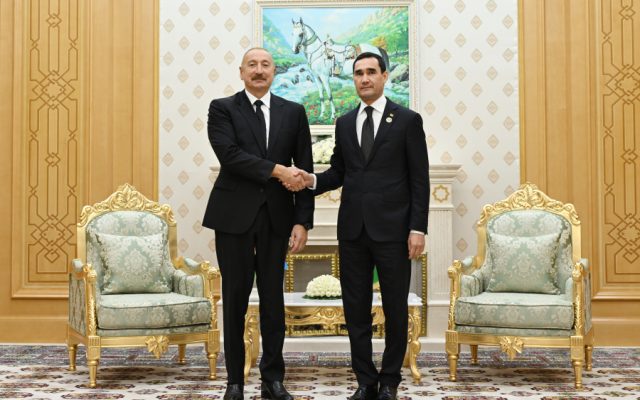 İlham Əliyev Türkmənistan Prezidenti ilə təkbətək görüşdü