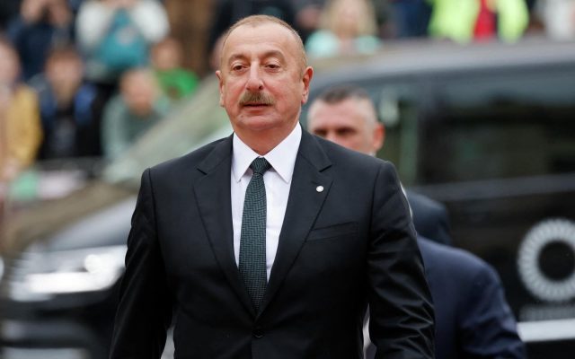 İlham Əliyev Baş naziri qarşıladı-FOTOLAR