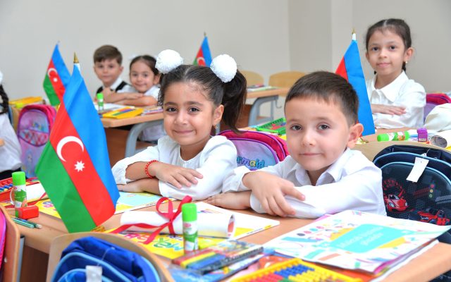 Məktəb məscid deyil – deputat