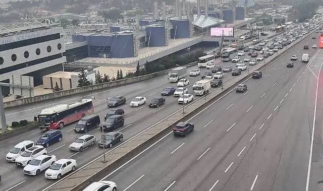 Paytaxtda 14 istiqamətdə tıxac var