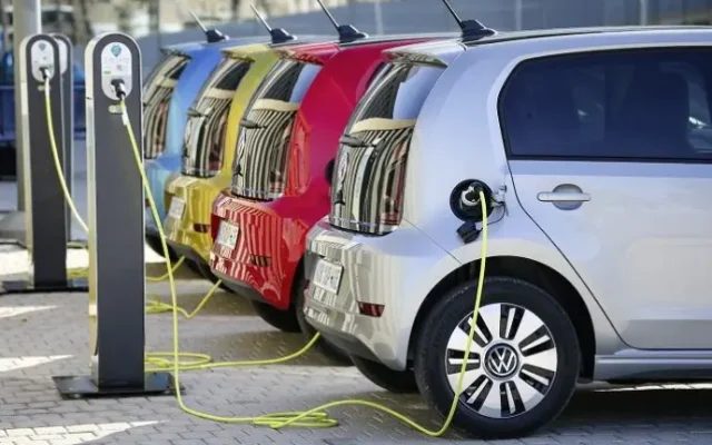 15 min manata sıfır kilometr – Ucuz elektromobil almağa dəyərmi?